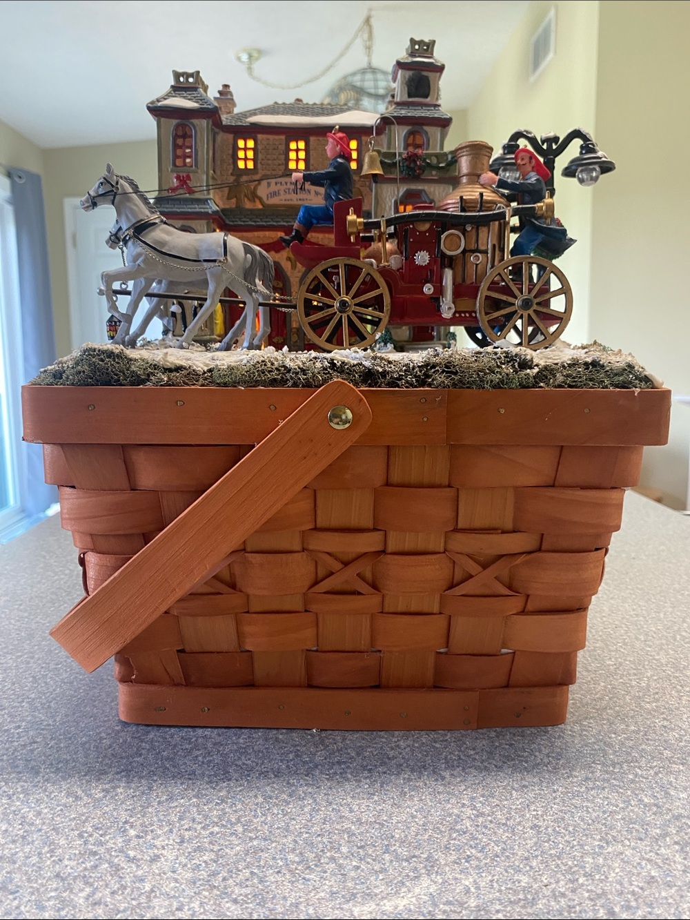2002 Lenox Christmas Village
Fire Station No 2 Plymouth Corners Complete Lights